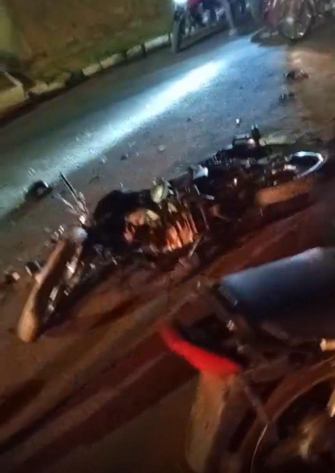 Acidente entre motos deixa dois feridos na Avenida Juarez Távora em Esperantina