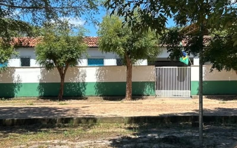 Justiça determina suspensão de remanejamento de alunos e manda Prefeitura restabelecer turmas em escola da Localidade Jacaré da Vermelha zona rural de Esperantina